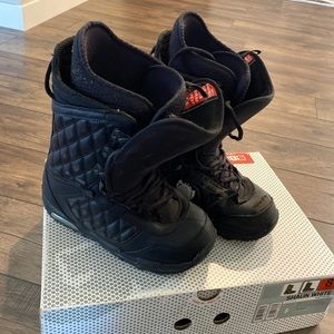 Men’s snowboard boots